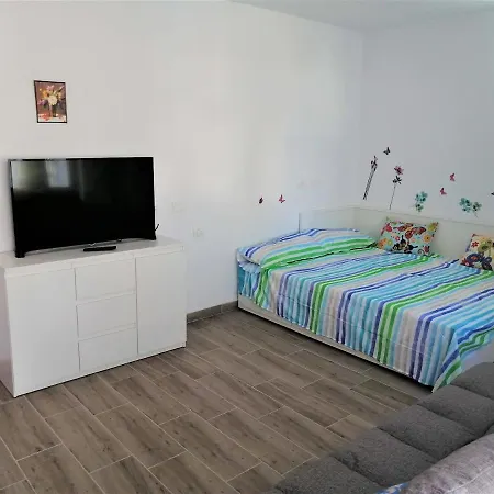 Casa Sissy شقة أرونا